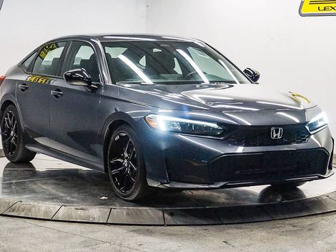 Used 2025 Honda Civic Sport image 5