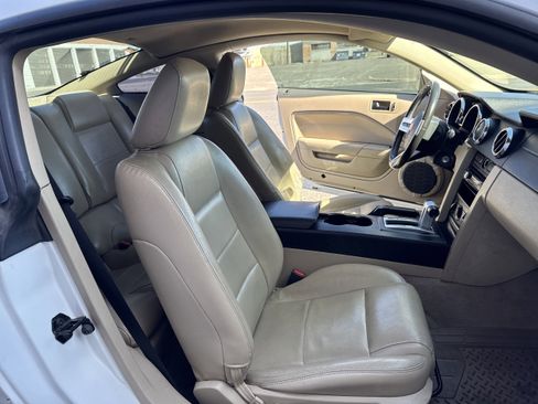 Used 2006 Ford Mustang Coupe image 7