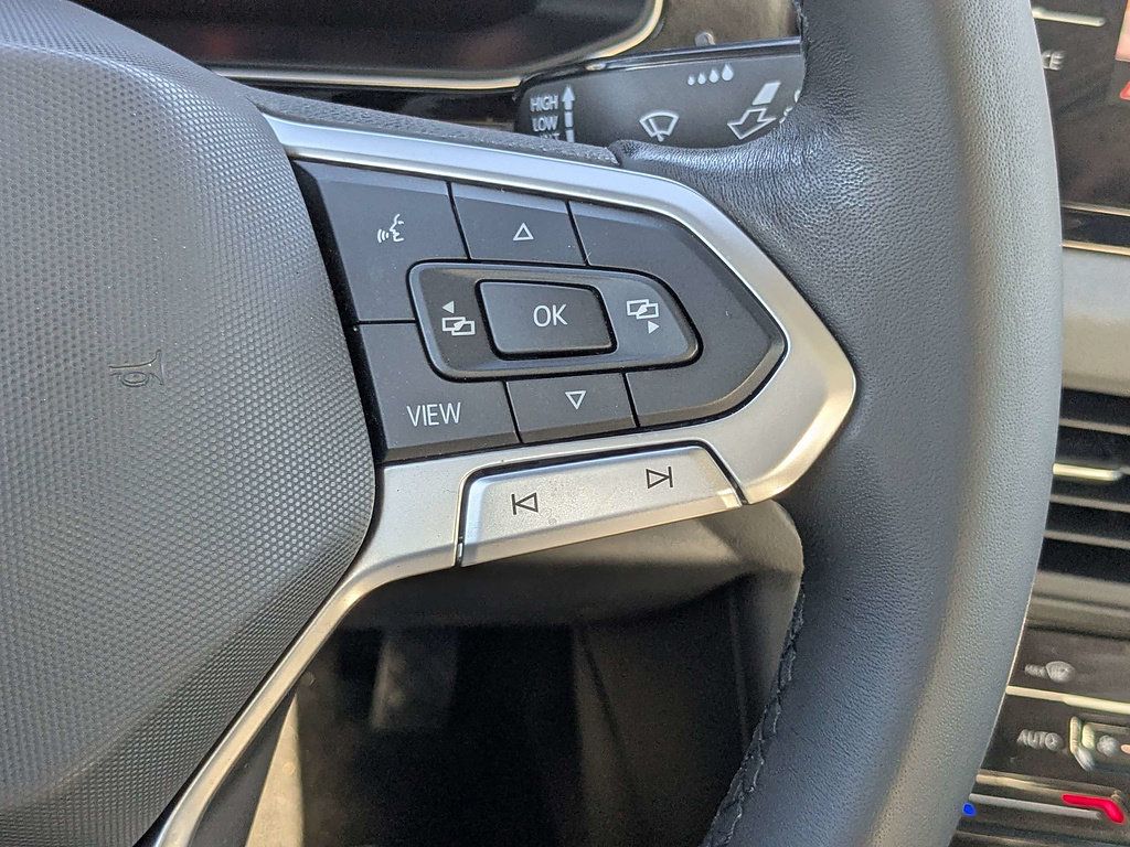 Used 2025 Volkswagen Jetta SE w/ Sunroof Package FWD image 26