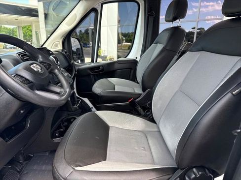 Used 2025 RAM ProMaster 2500 w/ Convenience Group FWD image 9