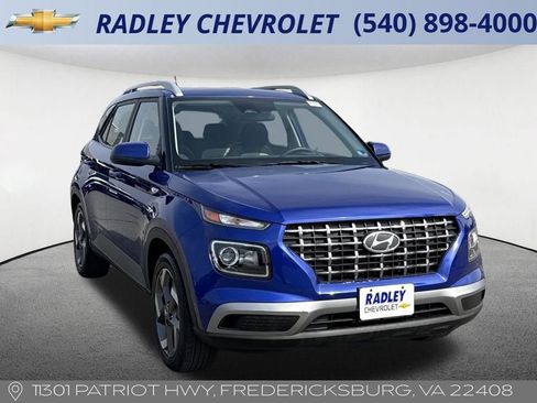 Used 2025 Hyundai Venue SEL image 21
