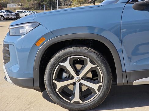 New 2026 Volkswagen Tiguan SE image 5