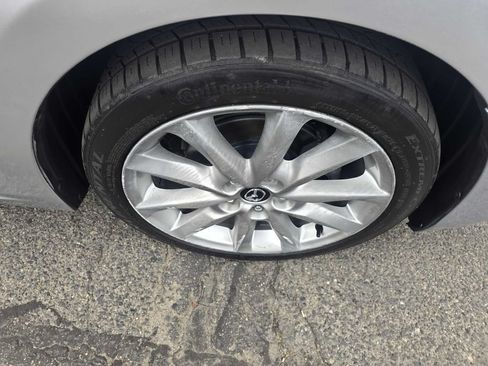 Used 2017 MAZDA MAZDA3 Touring FWD image 32
