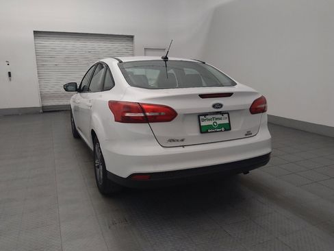 Used 2017 Ford Focus SE image 6