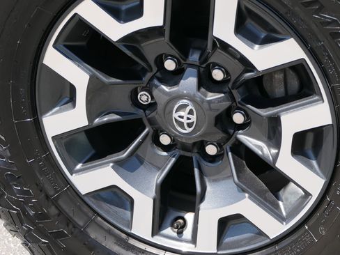 Used 2023 Toyota Tacoma TRD Off-Road RWD image 13