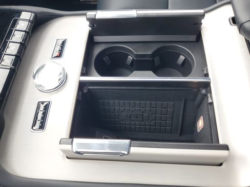 New 2026 Lincoln Navigator Premiere image 24