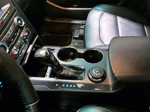 Used 2016 Ford Explorer XLT w/ Equipment Group 202A image 18