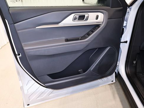 New 2026 Ford Explorer Active w/ Active Comfort Package AWD/4WD image 10