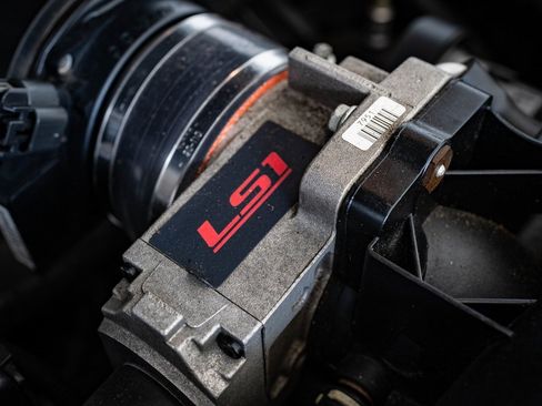 Used 2004 Chevrolet Corvette Coupe w/ Roof Package image 35