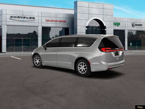 New 2026 Chrysler Pacifica Select image 4