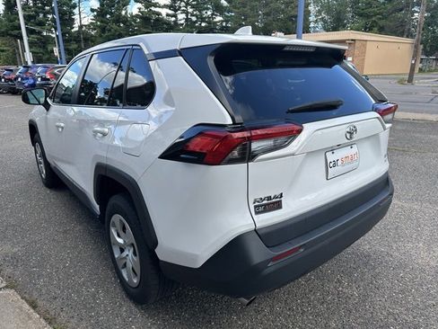 Used 2022 Toyota RAV4 LE image 5