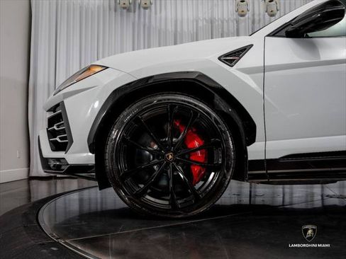 Used 2021 Lamborghini Urus AWD/4WD image 7