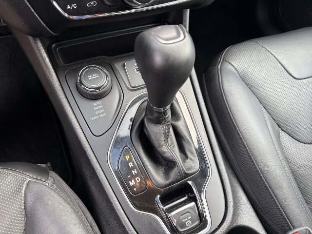 Used 2020 Jeep Cherokee Limited AWD/4WD image 29
