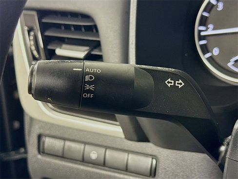 Certified 2023 Nissan Rogue SV image 15