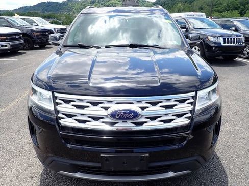Used 2018 Ford Explorer XLT w/ Equipment Group 202A AWD/4WD image 9
