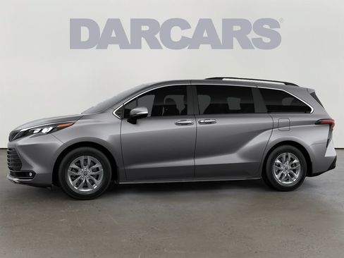 New 2026 Toyota Sienna XLE FWD image 4