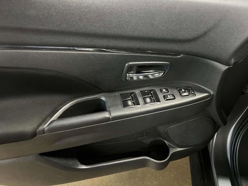 Used 2021 Mitsubishi Outlander Sport ES FWD image 12