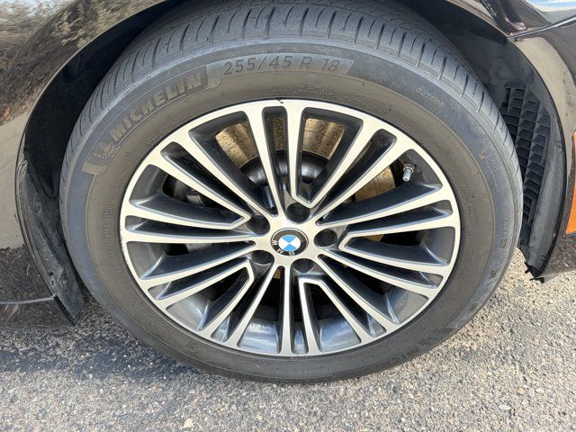 Used 2019 BMW 540i w/ Executive Package RWD image 4