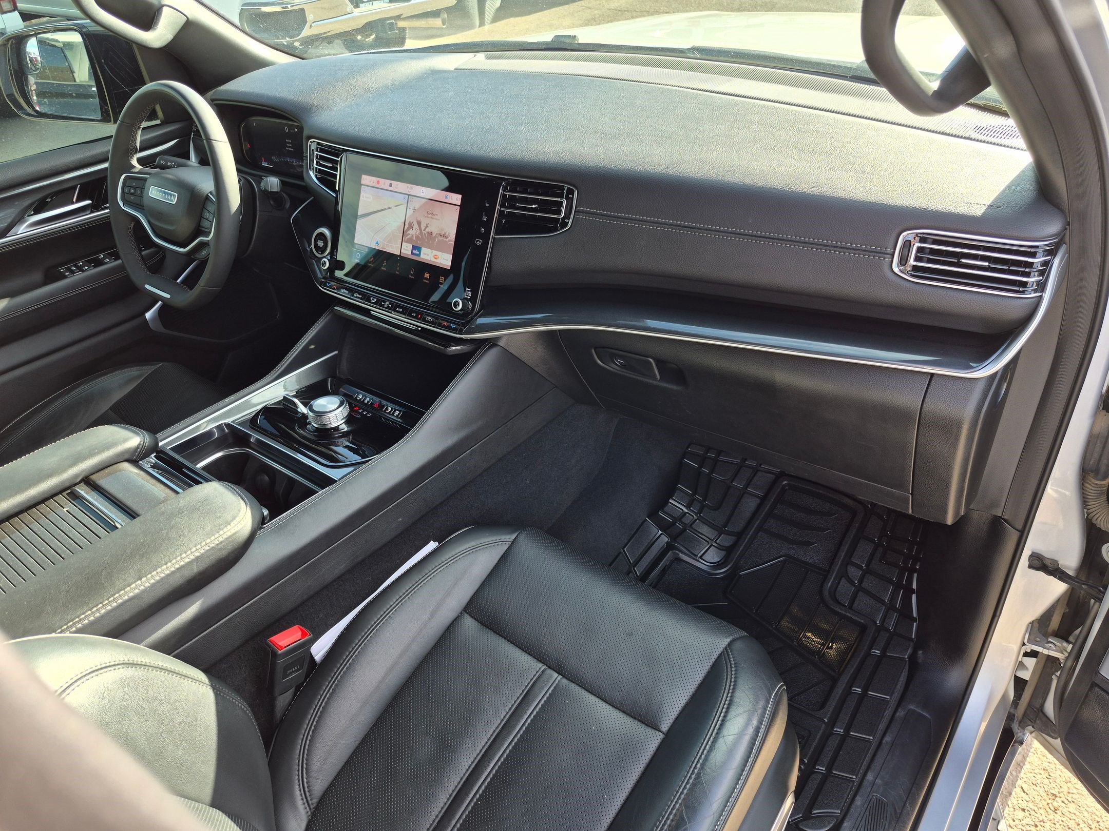 Used 2023 Jeep Wagoneer 4WD image 33