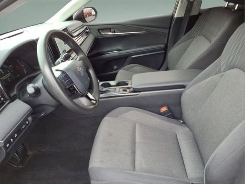 Used 2025 Toyota Camry LE FWD image 13
