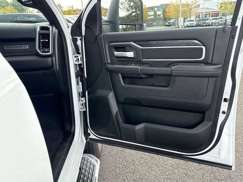Used 2024 RAM 2500 Big Horn AWD/4WD image 21