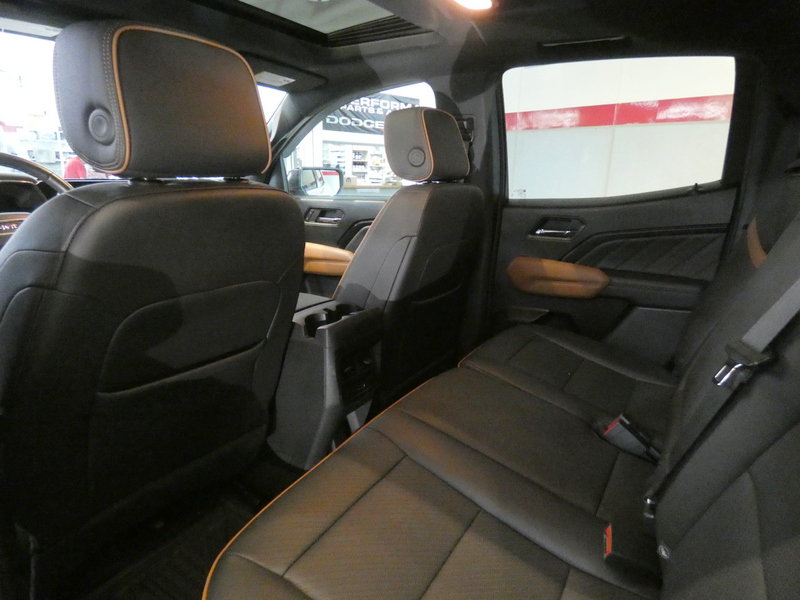 Used 2023 GMC Canyon AT4 w/ AT4 Premium Package AWD/4WD image 23