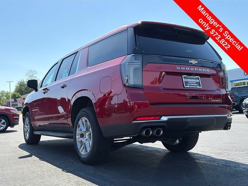 Used 2025 Chevrolet Suburban Premier AWD/4WD image 5