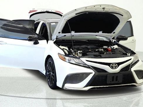 Used 2021 Toyota Camry XSE FWD image 12