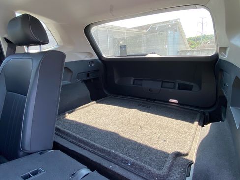Used 2022 Volkswagen Tiguan SE AWD/4WD image 18
