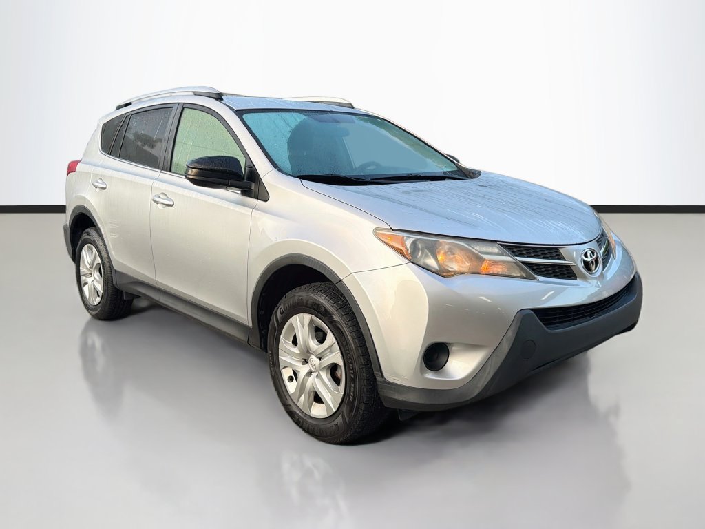 Used 2015 Toyota RAV4 LE AWD/4WD image 1