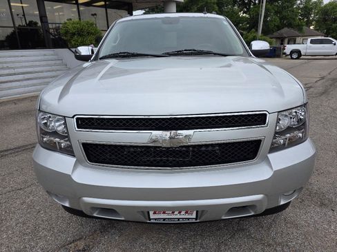Used 2012 Chevrolet Avalanche LTZ AWD/4WD image 2