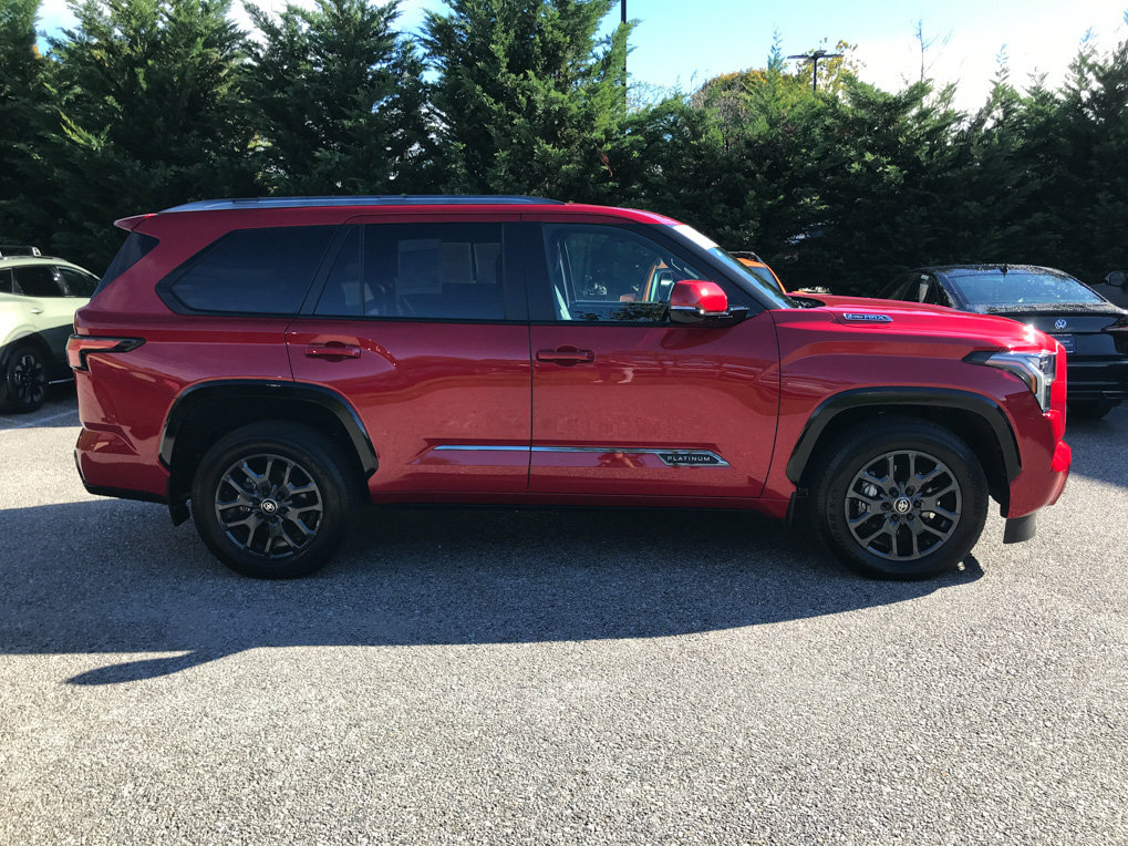 Certified 2025 Toyota Sequoia Platinum AWD/4WD image 9