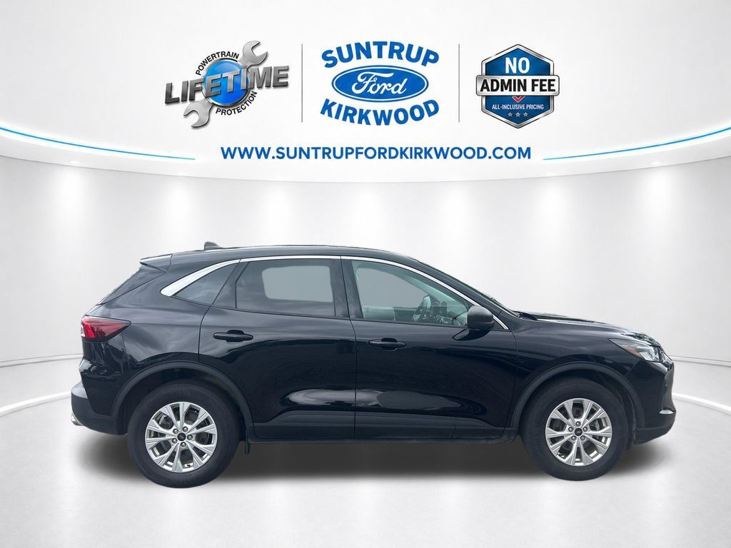 Used 2023 Ford Escape Active AWD/4WD image 8