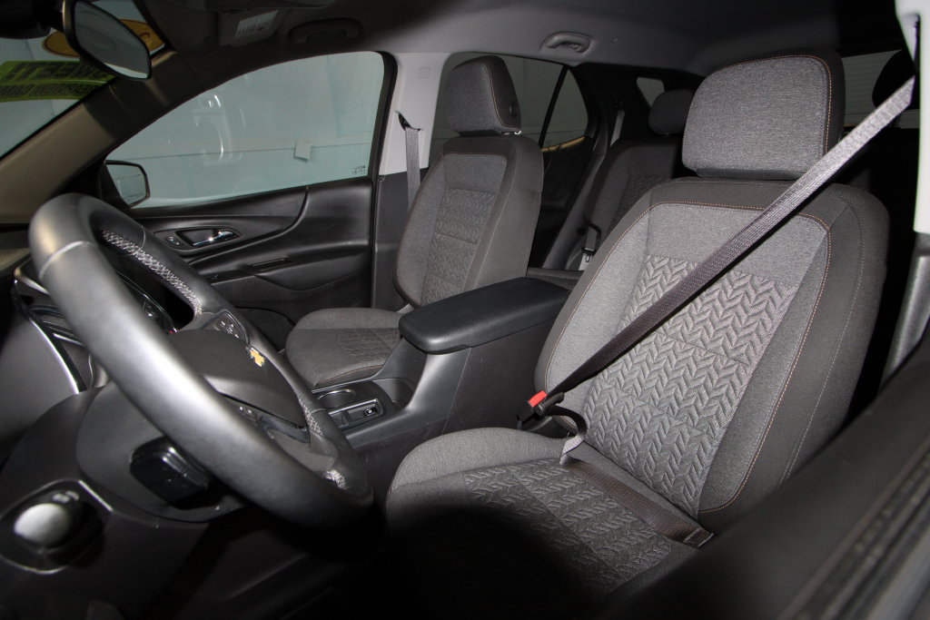 Used 2024 Chevrolet Equinox LT w/ LPO, Floor Liner Package FWD image 4