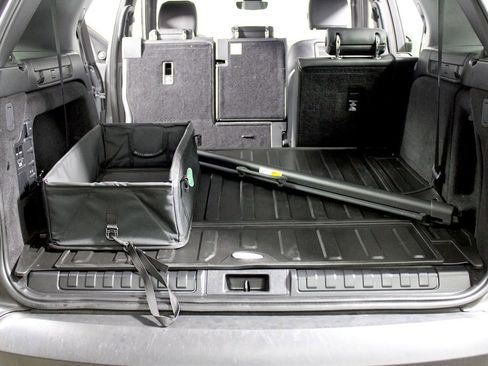 Used 2022 Land Rover Discovery S image 36