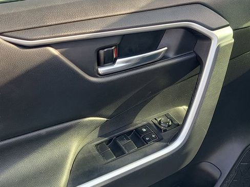 Used 2021 Toyota RAV4 XLE w/ Convenience Package image 21