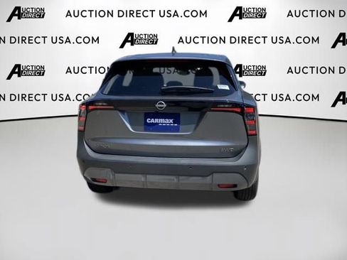 Used 2025 Nissan Kicks SV AWD/4WD image 9