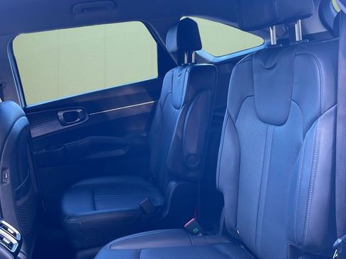 Used 2022 Kia Sorento S image 20