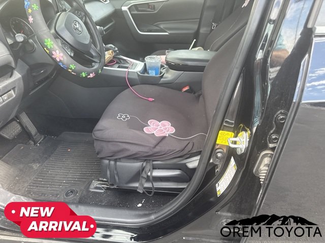 Used 2021 Toyota RAV4 LE FWD image 20