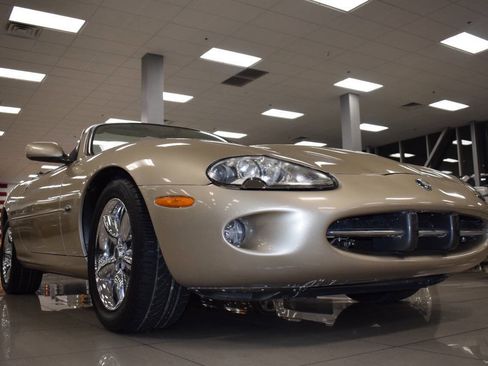 Used 1998 Jaguar XK8 Convertible image 6