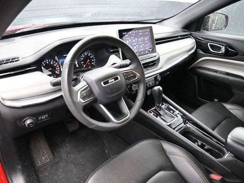 Used 2024 Jeep Compass Limited image 15