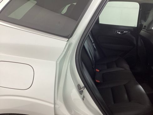 Used 2021 Volvo XC60 T8 Inscription Expression w/ Advanced Package image 11