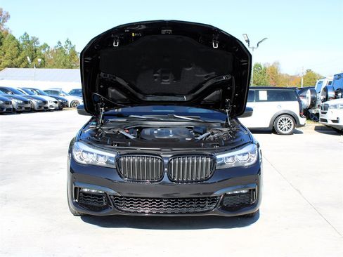 Used 2018 BMW 740i image 44