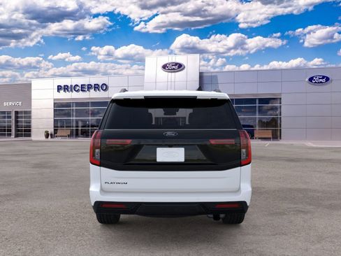 New 2026 Ford Expedition Platinum w/ Stealth Appearance Package AWD/4WD image 5