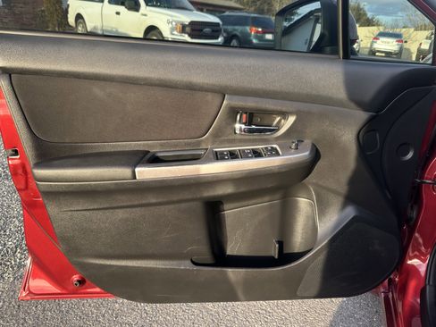 Used 2016 Subaru Impreza 2.0i Premium image 8