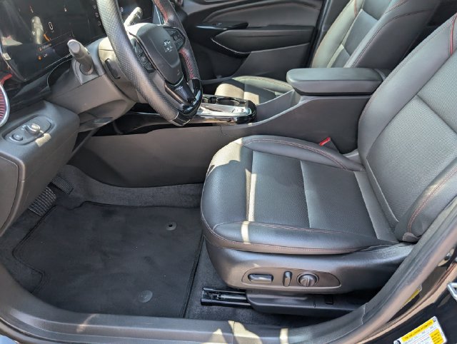 Used 2025 Chevrolet Trax RS w/ Sunroof Package FWD image 16