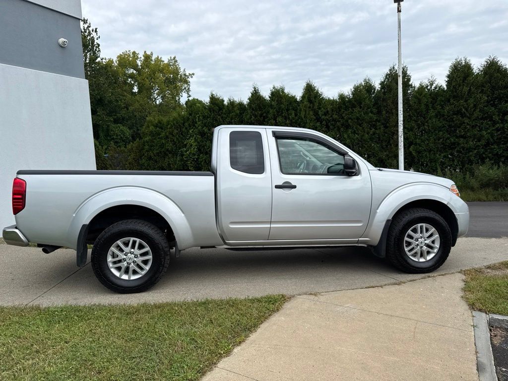 Used 2016 Nissan Frontier SV AWD/4WD image 2