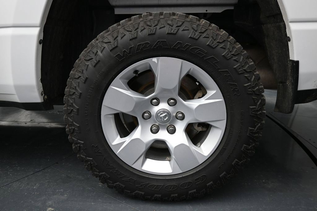 Used 2023 RAM 1500 Big Horn AWD/4WD image 3