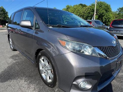 Used 2011 Toyota Sienna SE w/ Preferred Pkg FWD image 18