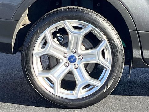 Used 2019 Ford Escape Titanium image 31